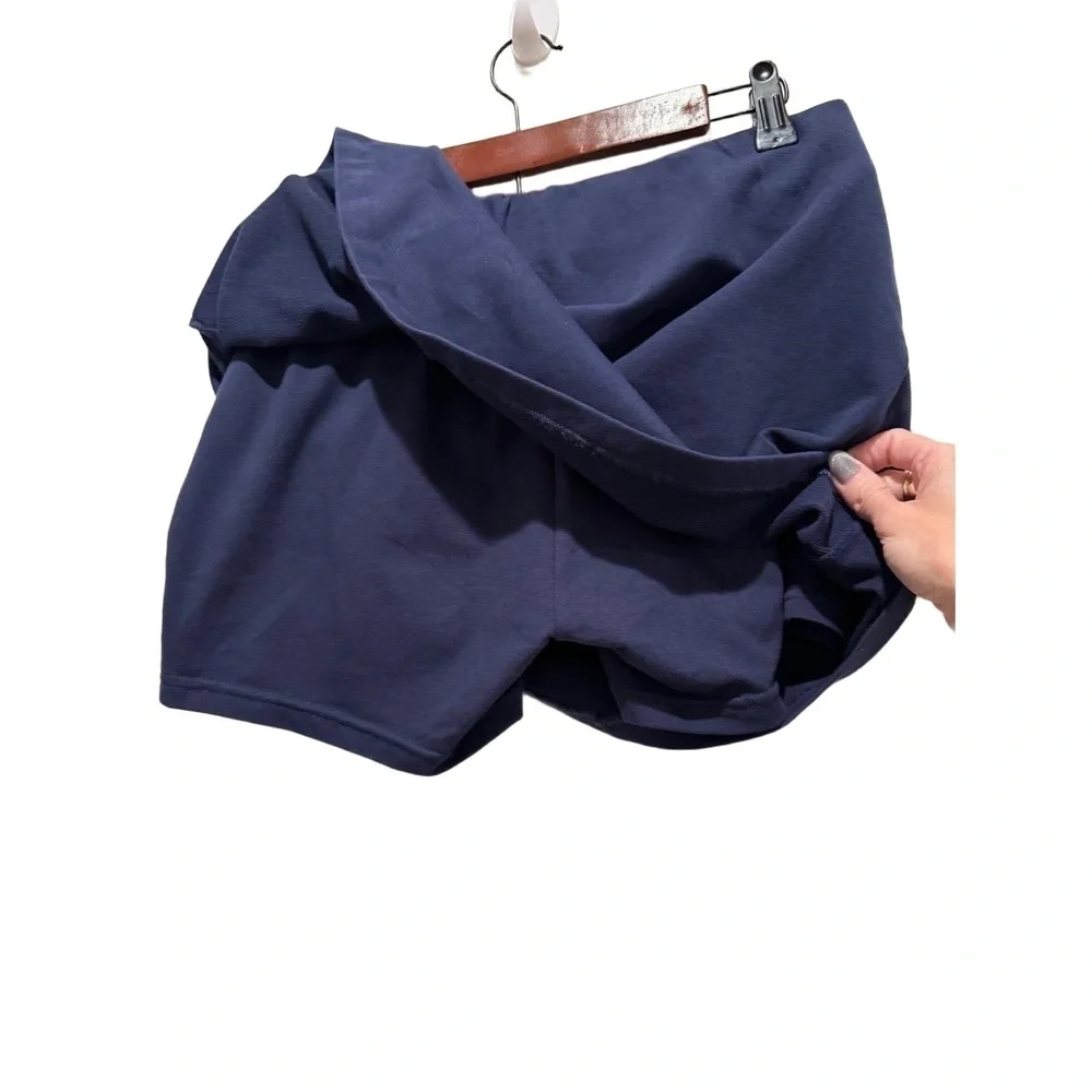 Lilly Pulitzer Womens Skort Size S Navy Blue Gold Button Detail Preppy EUC - Picture 3 of 8